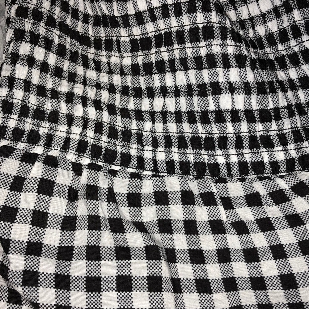 Urban Outfitters Black & White Romper - Picture 3 of 3